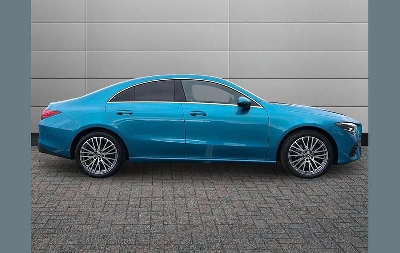 Used Mercedes CLA180 Executive 134 HP (98 kW) 2024 Blue Sedan