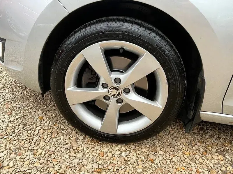 Used Skoda Rapid SE 105 HP (77 kW) 2015 Silver Hatchback