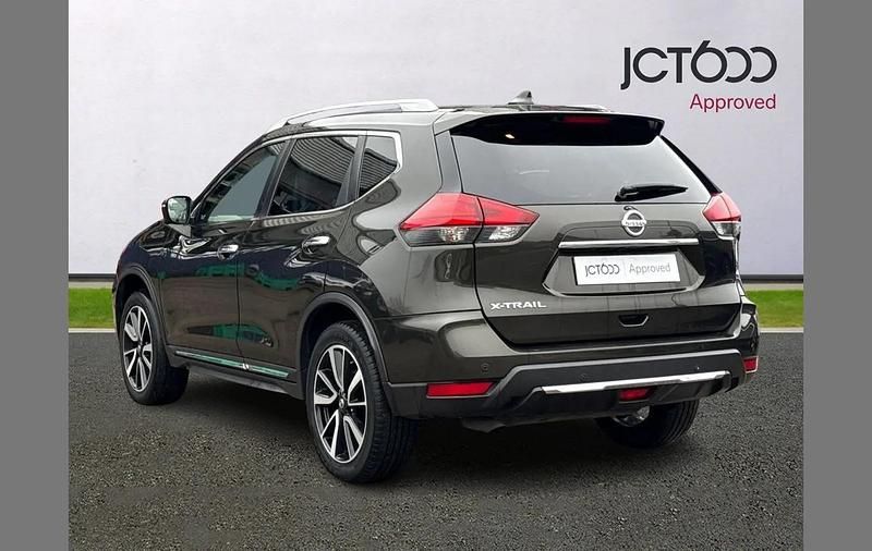 Used Nissan X-Trail Tekna 130 HP (95 kW) 2018 Green SUV