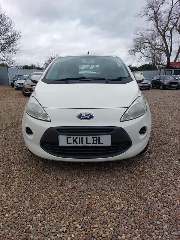 Used Ford Ka 69 HP (50 kW) 2011 White Hatchback