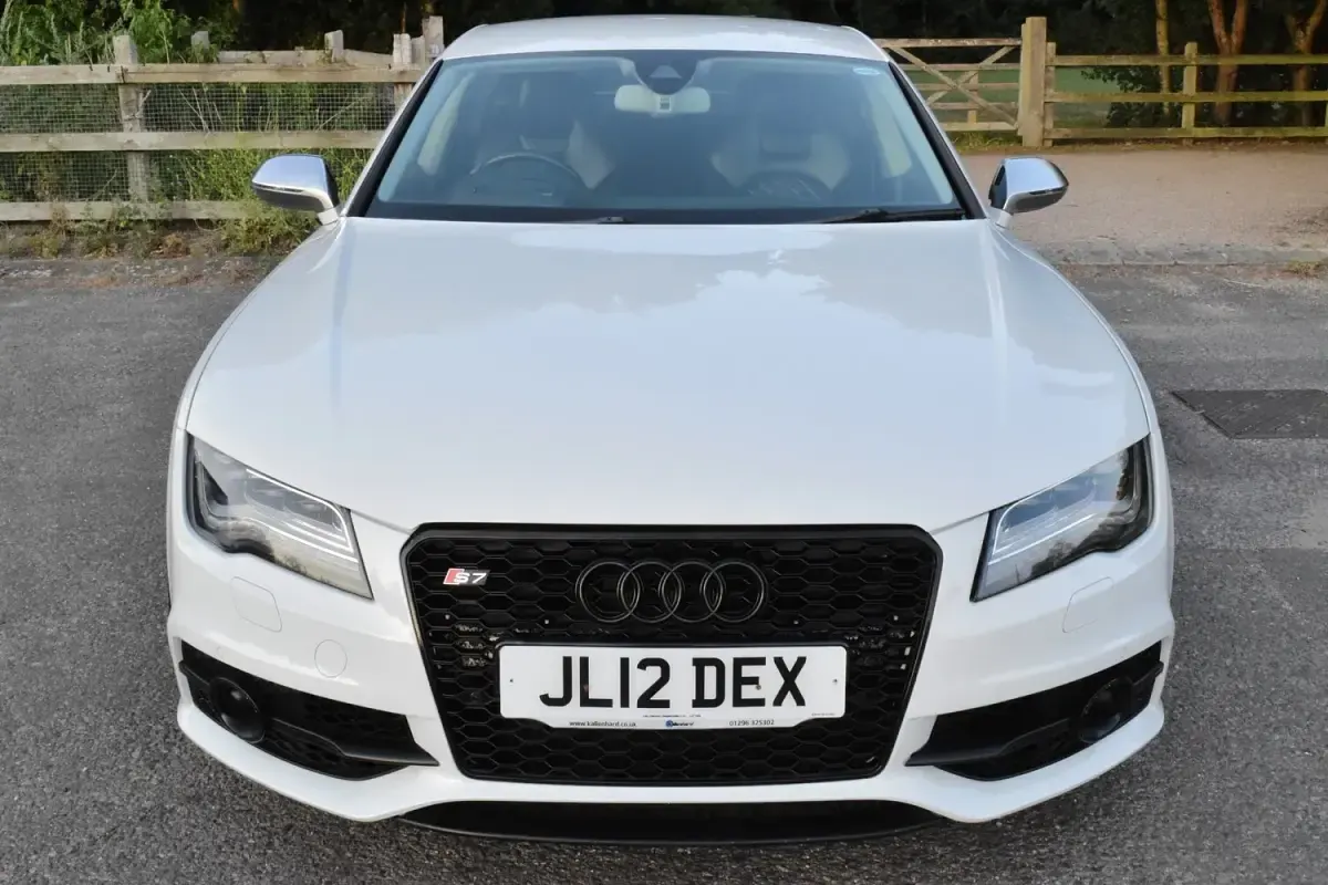 Used Audi A7 Design 2013 White Hatchback