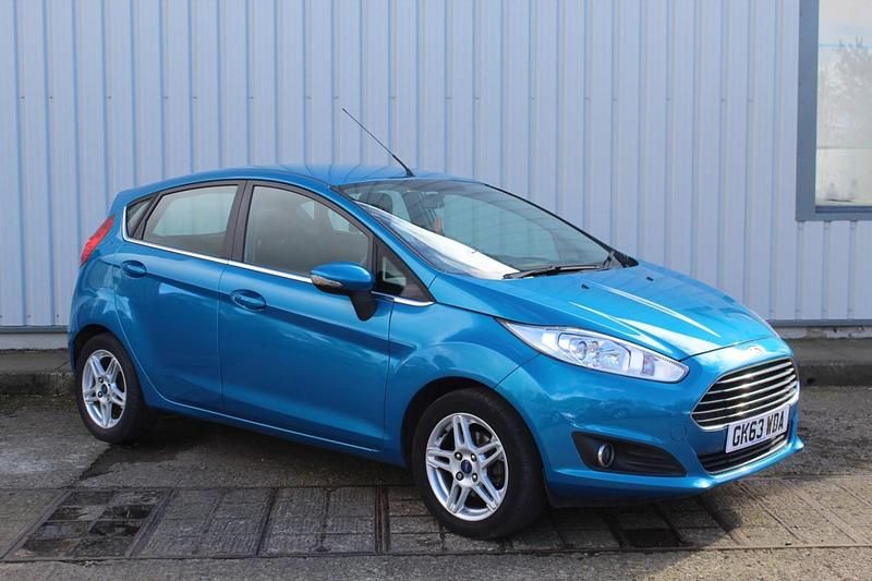 Used Ford Fiesta Zetec 2013 Blue Hatchback