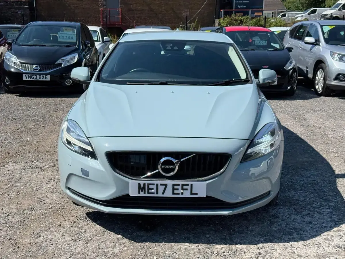 Used Volvo V40 Momentum 2026 Blue