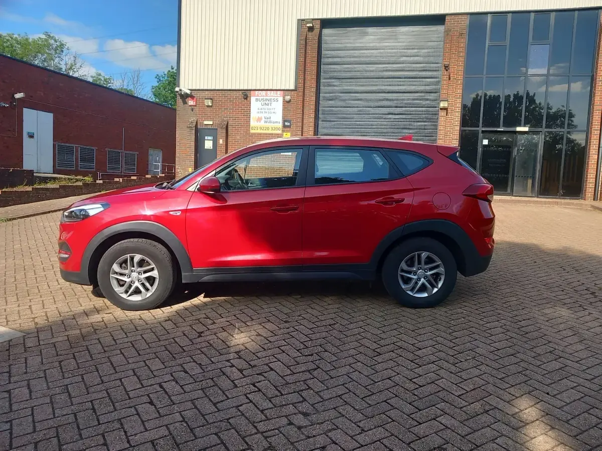 Usado Hyundai Tucson 132 CV (97 kW) 2017 Rojo SUV