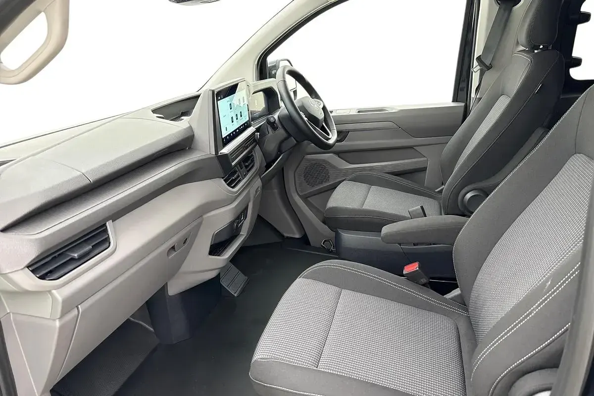 New VW T7 Pro 160 kW (218 HP) 2025 Black Van