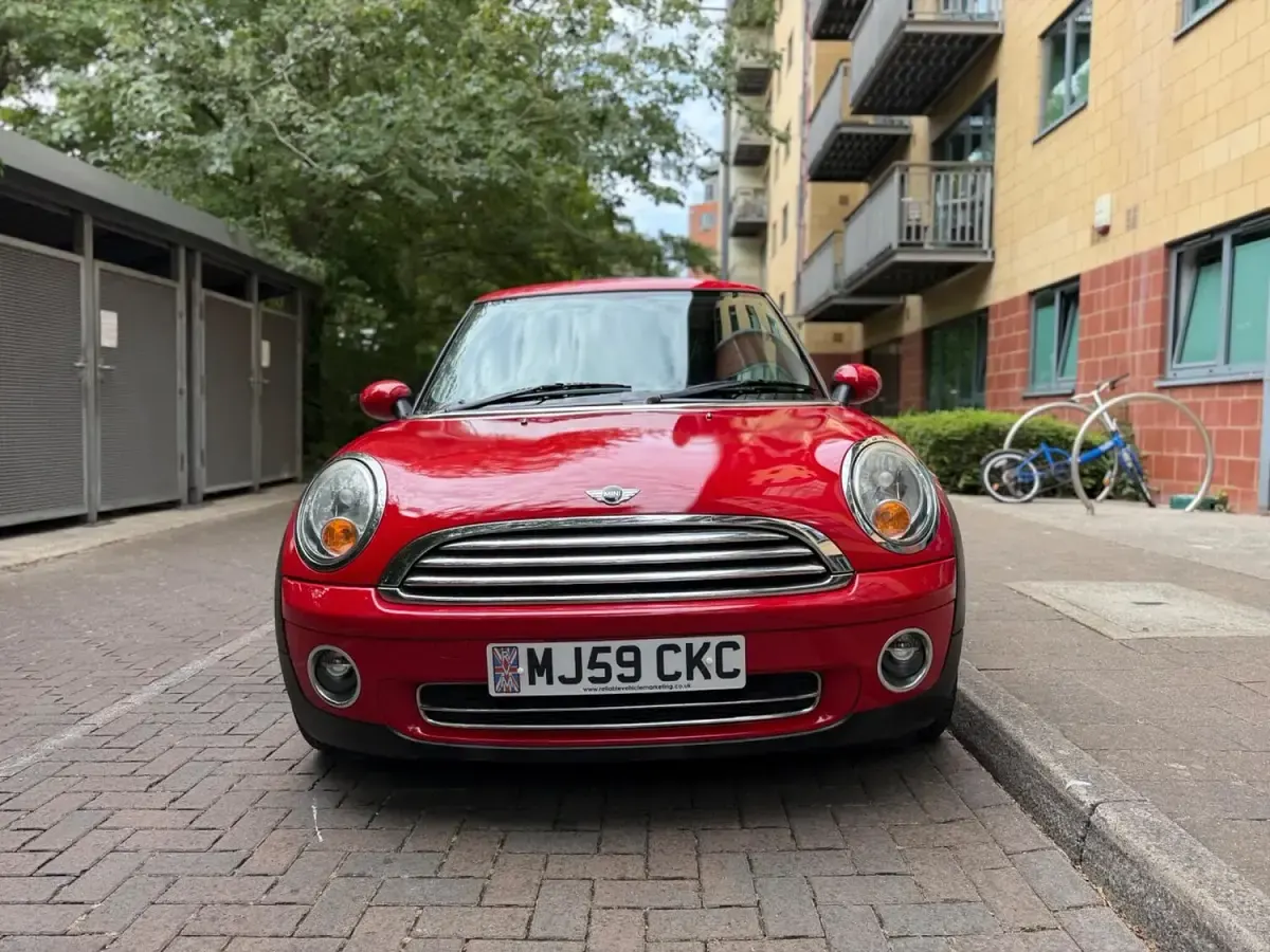 Used Mini Cooper Hatch 120 HP (88 kW) 2009 Red Hatchback