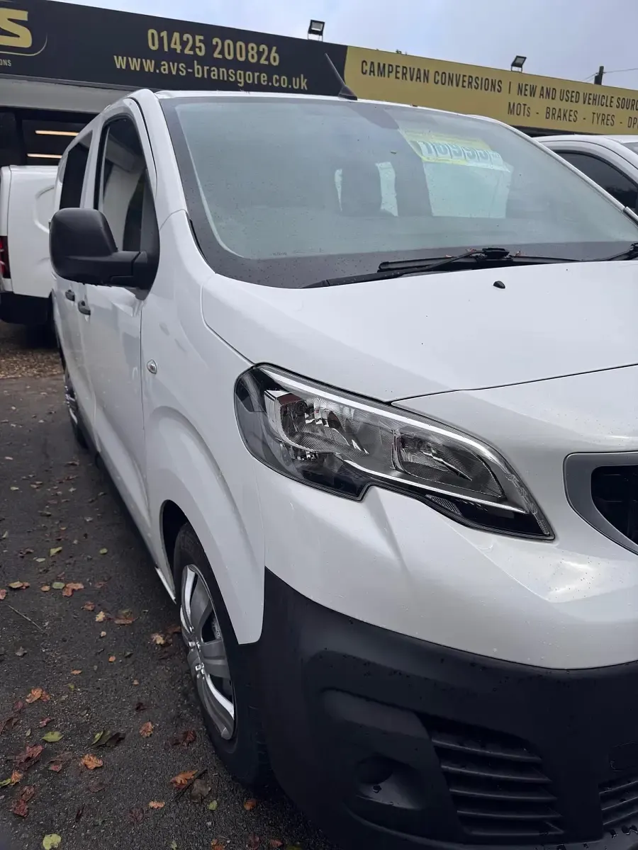 Used Peugeot Expert 100 HP (73 kW) 2020 White Van