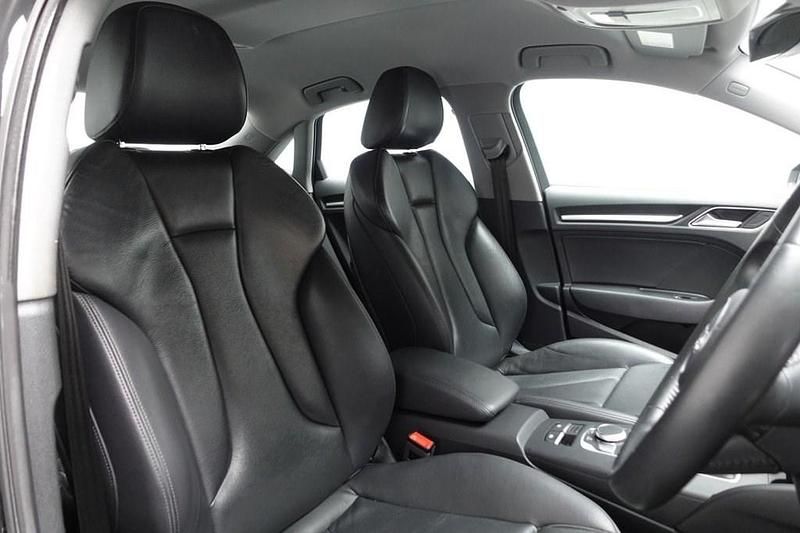 Begagnad Audi A3 Sport 150 HK (110 kW) 2019 Svart Sedan