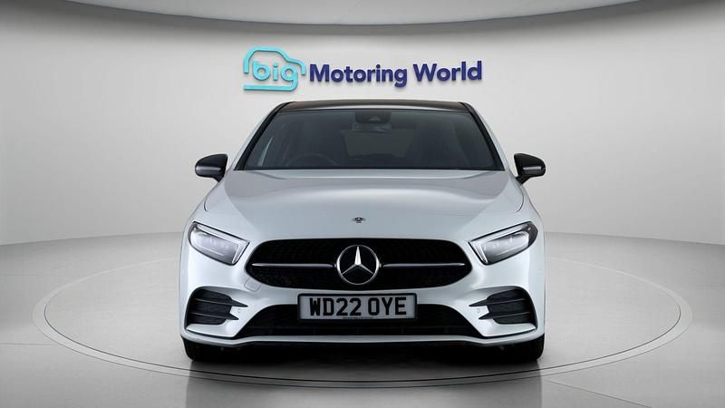 Used Mercedes A180 AMG line 136 HP (100 kW) 2022 White Hatchback