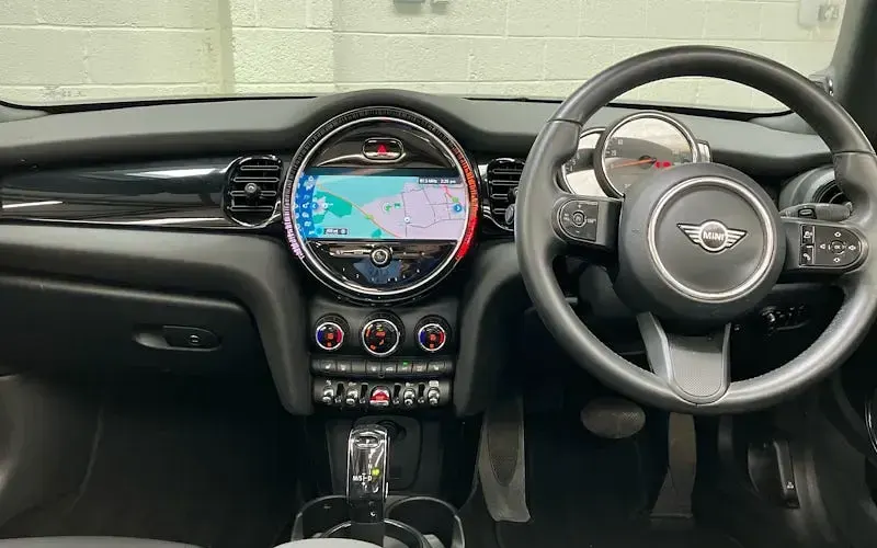 Used Mini Cooper Cabriolet Classic 136 HP (100 kW) 2022 Green Cabriolet