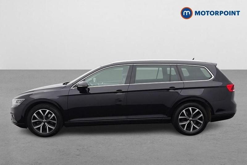 Used VW Passat SEL 150 HP (110 kW) 2022 Black Estate