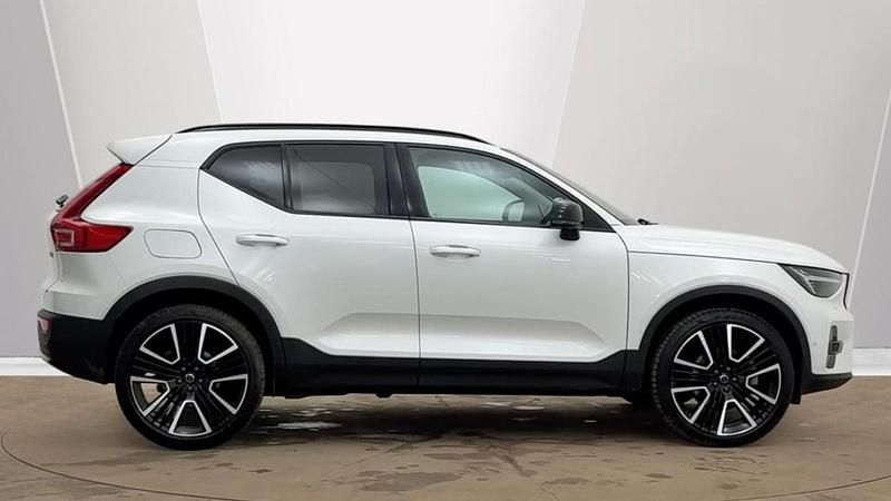 Used Volvo XC40 Ultra 197 HP (144 kW) 2025 White SUV