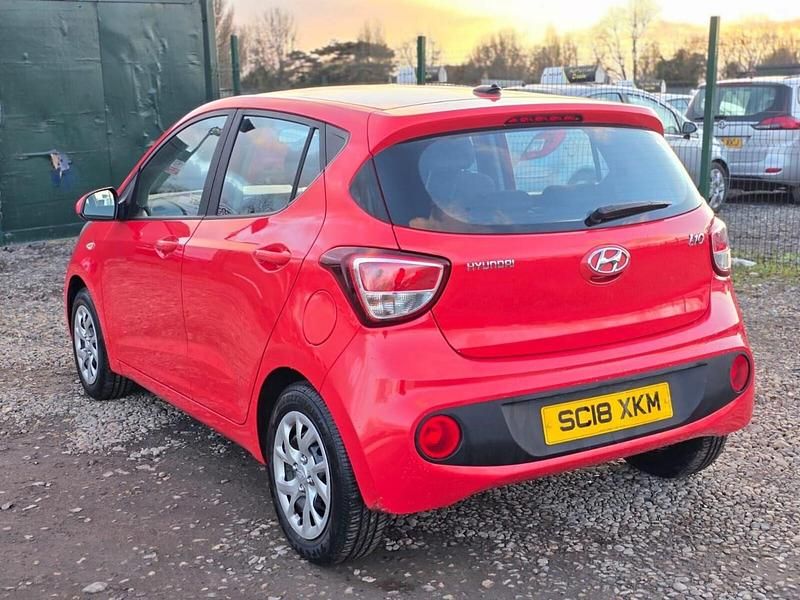 Used Hyundai i10 SE 66 HP (48 kW) 2018 Red Hatchback