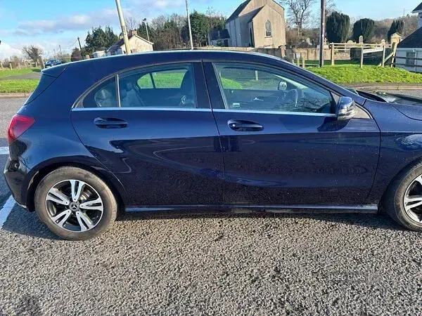 Used Mercedes A180 Executive 109 HP (80 kW) 2017 Blue Hatchback