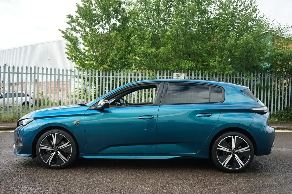 Usado Peugeot 308 GT 134 HP (98 kW) 2025 Azul Citadino