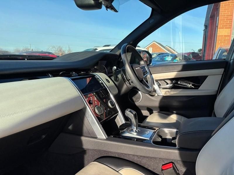 Used Land Rover Discovery Sport Urban Edition 163 HP (119 kW) 2023 White SUV