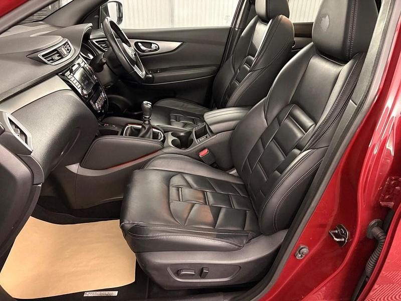 Used Nissan Qashqai S 2020 Red SUV
