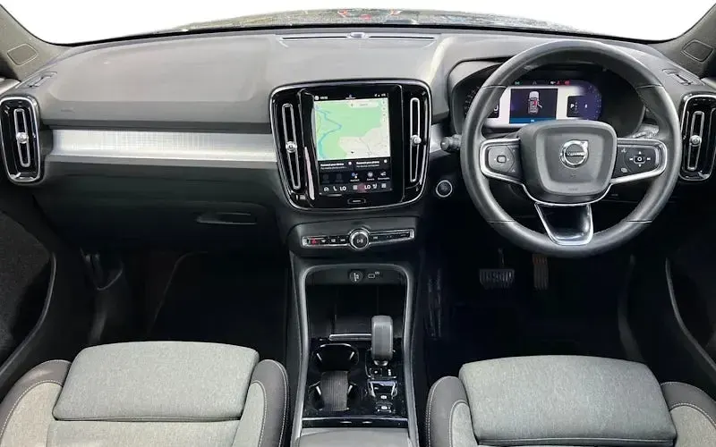 Used Volvo XC40 Plus 163 HP (119 kW) 2026 SUV