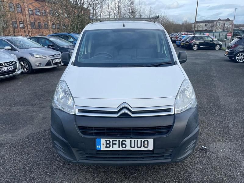 Used Citroën Berlingo 100 HP (73 kW) 2016 White MPV