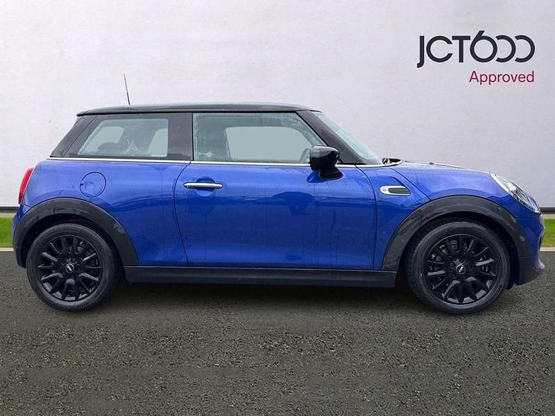 Used Mini Cooper Classic 134 HP (98 kW) 2020 Blue Hatchback