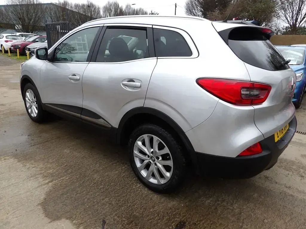 Usado Renault Kadjar Dynamique 110 CV (80 kW) 2016 Plateado SUV