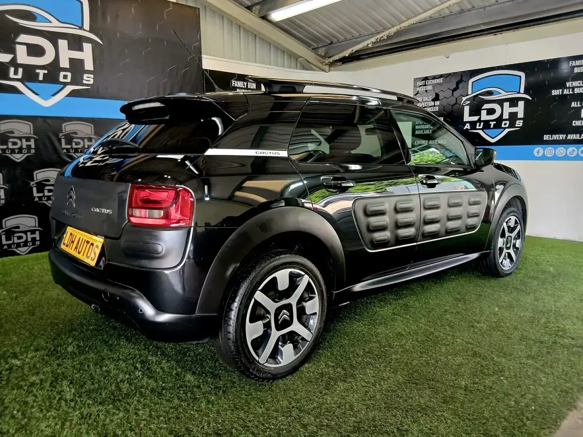 Used Citroën C4 Cactus Flair 98 HP (72 kW) 2016 Black Hatchback