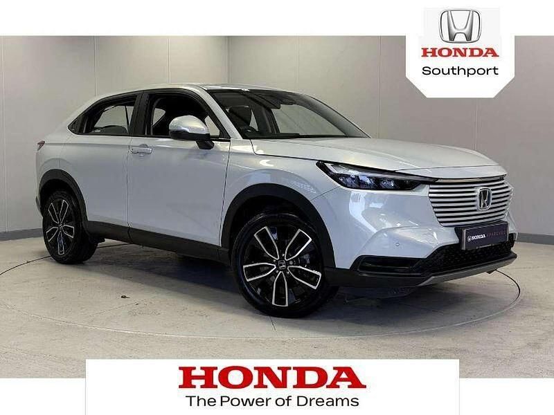 White Used 2023 Honda HR-V Elegance SUV | £22,997 (Fair price) - Image 1/4