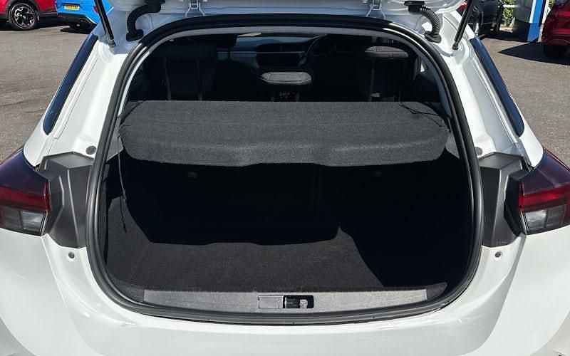 Second-hand Vauxhall Corsa Edition 101 CP (74 kW) 2022 Alb Hatchback