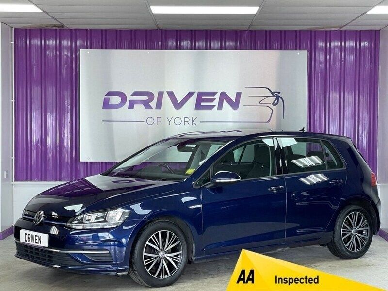Blue Used 2018 VW Golf VII SE Hatchback | £12,500 (Fair price) - Image 1/4