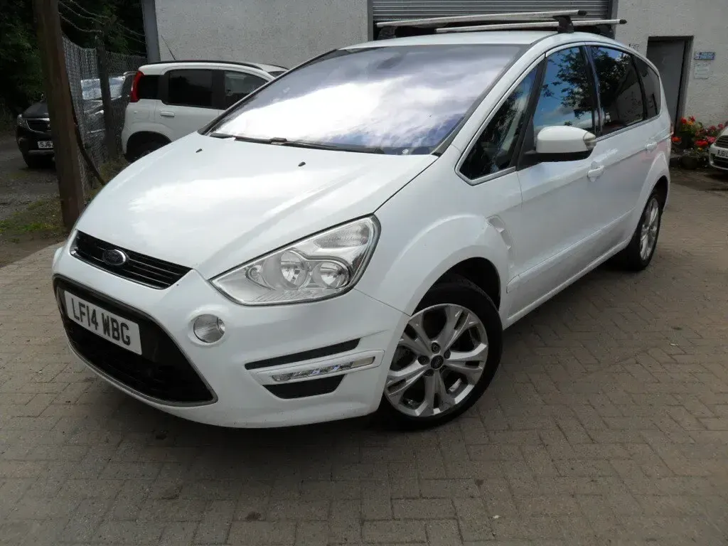Used Ford S-MAX Titanium 140 HP (102 kW) 2014 White MPV