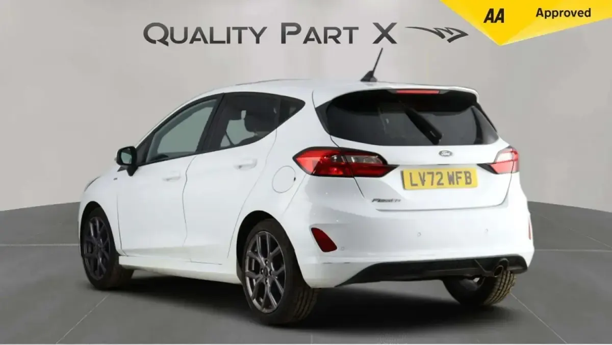 Begagnad Ford Fiesta ST-Line 2022 Vit Halvkombi