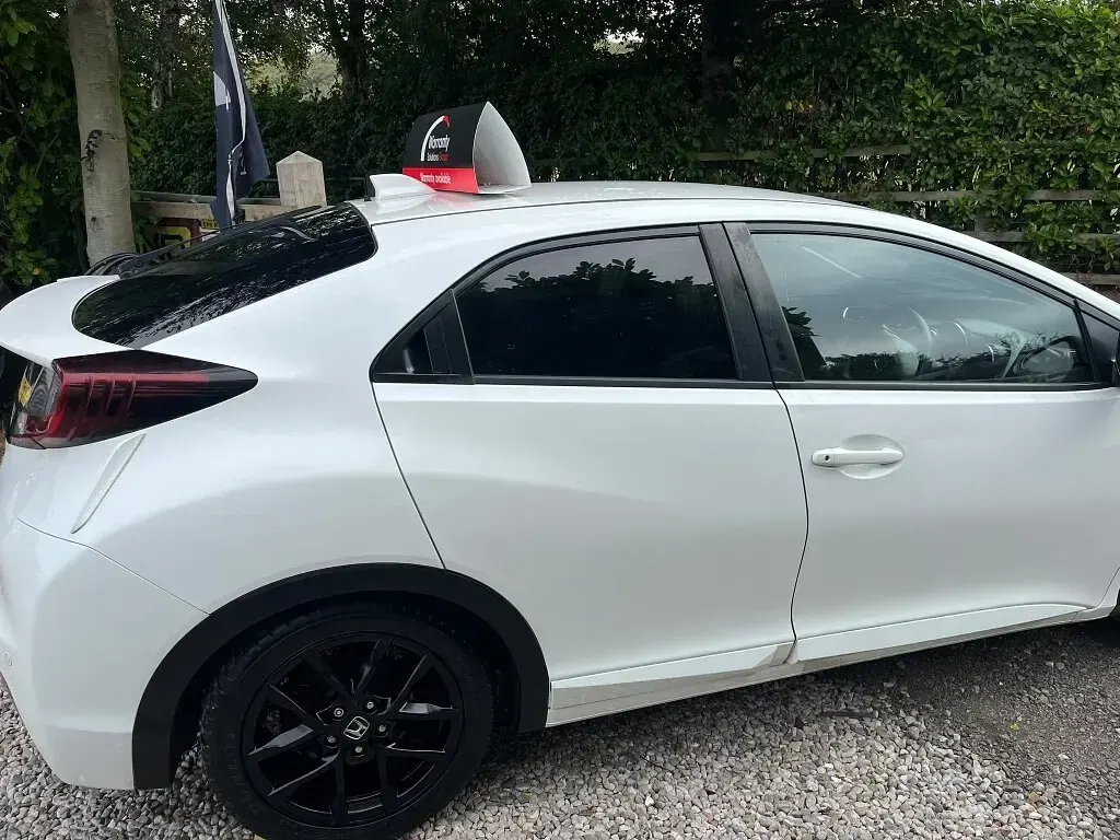 Used Honda Civic Sport 120 HP (88 kW) 2016 White Hatchback