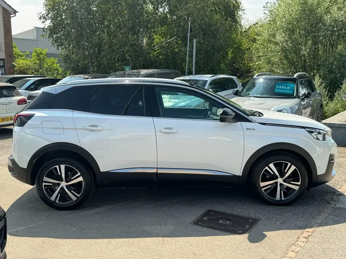 Used Peugeot 3008 GT-line 130 HP (95 kW) 2018 White SUV