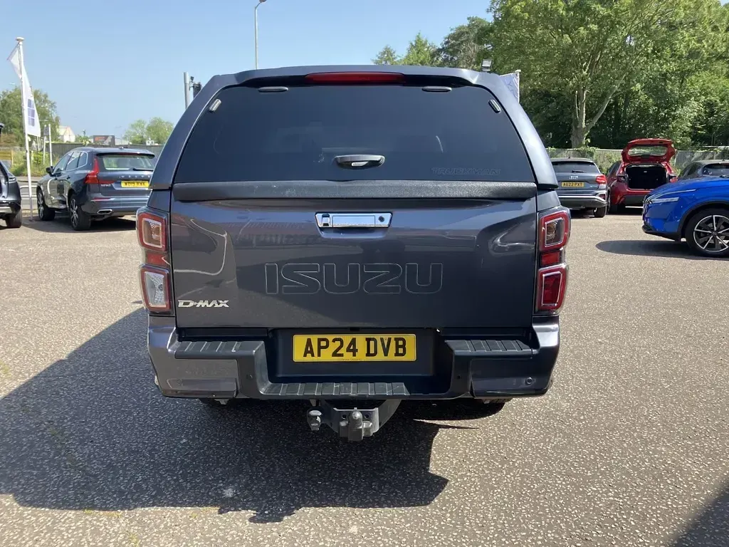 Used Isuzu D-Max 2024 Grey Pickup