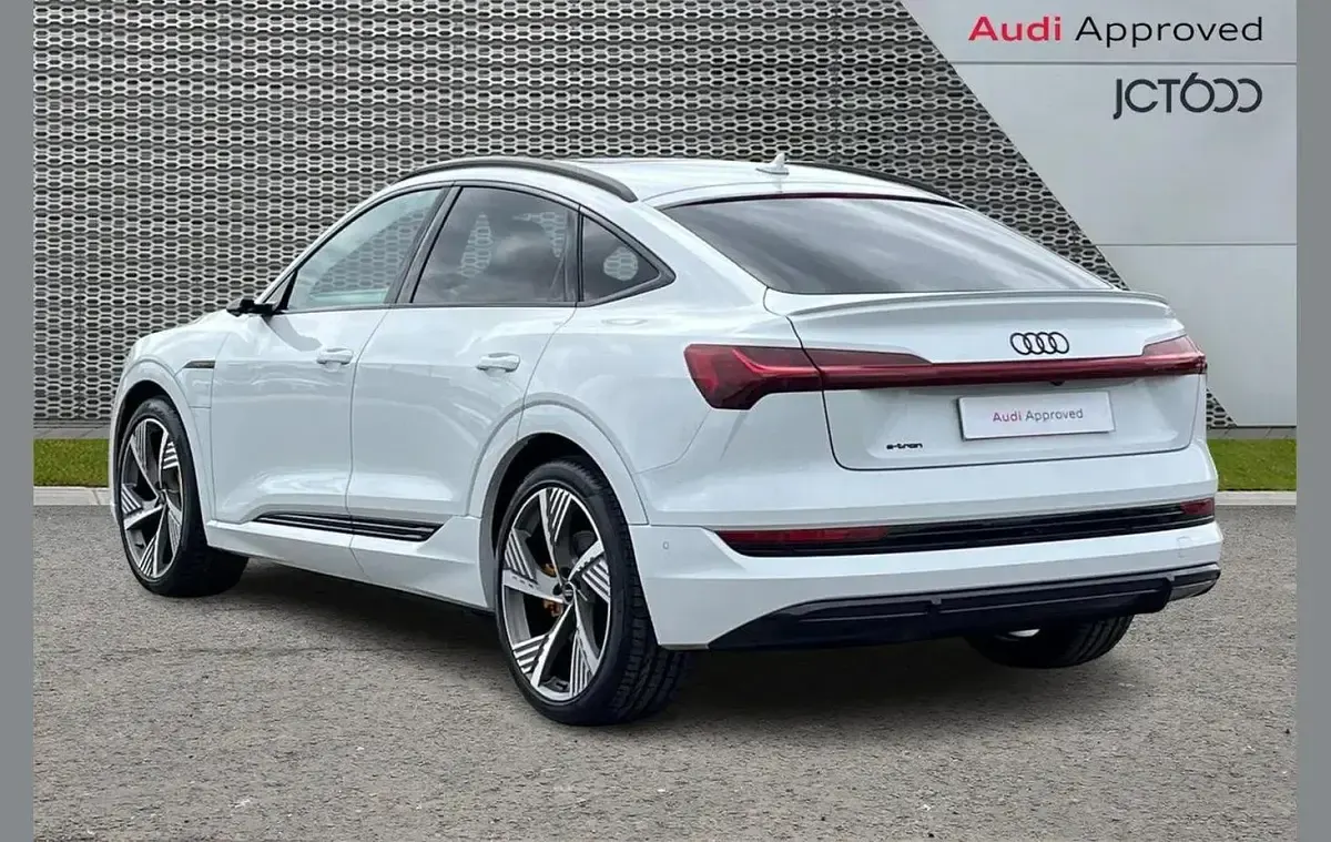 Used Audi e-tron Sportback Advanced 300 kW (408 HP) 2022 White SUV