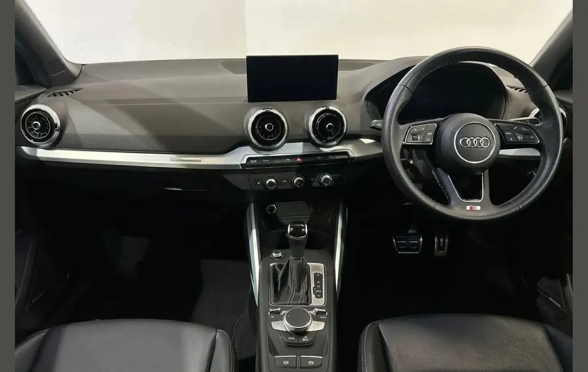 Usado Audi Q2 S-Line 147 HP (108 kW) 2021 Azul SUV