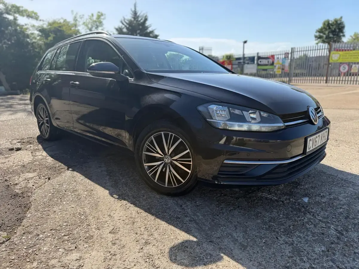 Used VW Golf VII SE 125 HP (91 kW) 2017 Black Estate