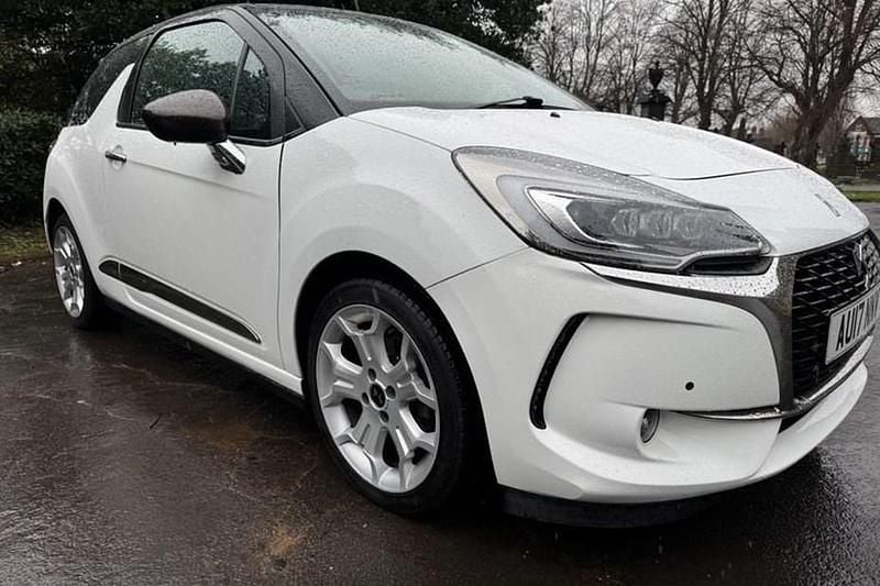 Used DS Automobiles DS3 Ultra Prestige 120 HP (88 kW) 2017 White Hatchback