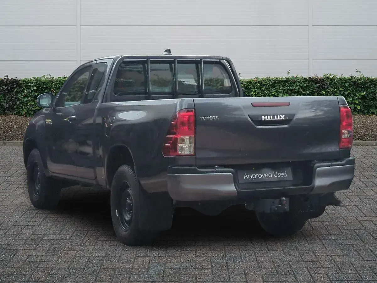 New Toyota HiLux Active 204 HP (150 kW) 2026 Grey Pickup
