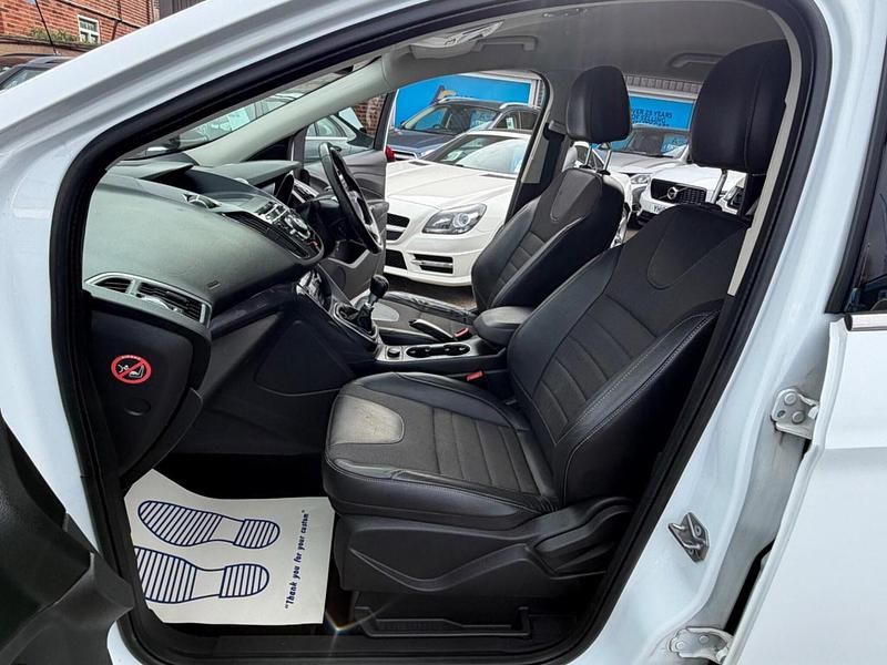 Used Ford Kuga Titanium 140 HP (102 kW) 2014 White SUV