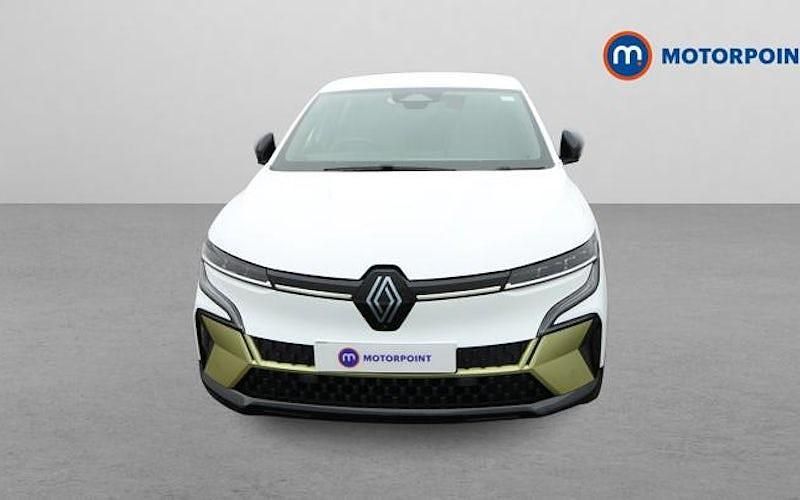 Used Renault Megane E-Tech Iconic 160 kW (218 HP) 2023 White Hatchback