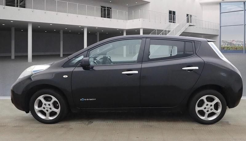 Used Nissan Leaf Visia+ 80 kW (109 HP) 2014 Black Hatchback