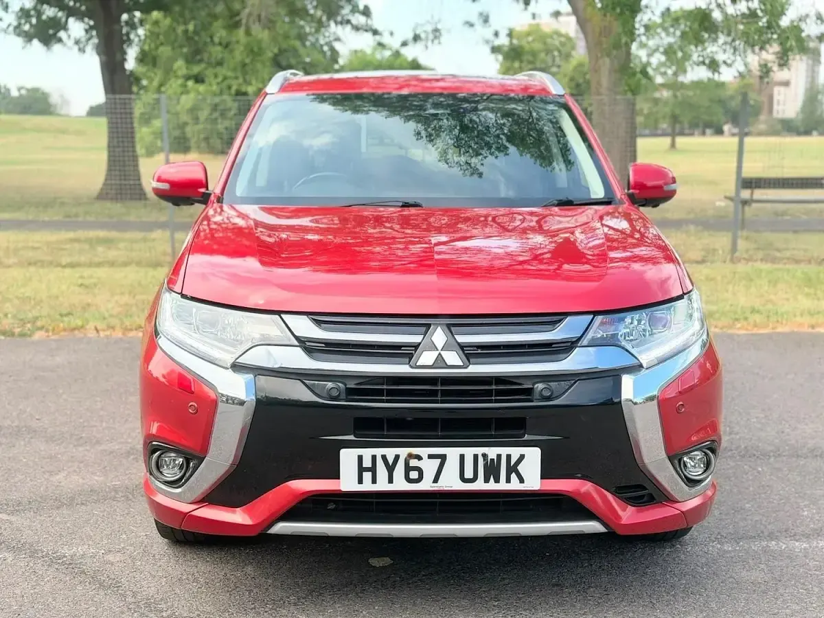 Used Mitsubishi Outlander P-HEV 2017 Red Estate