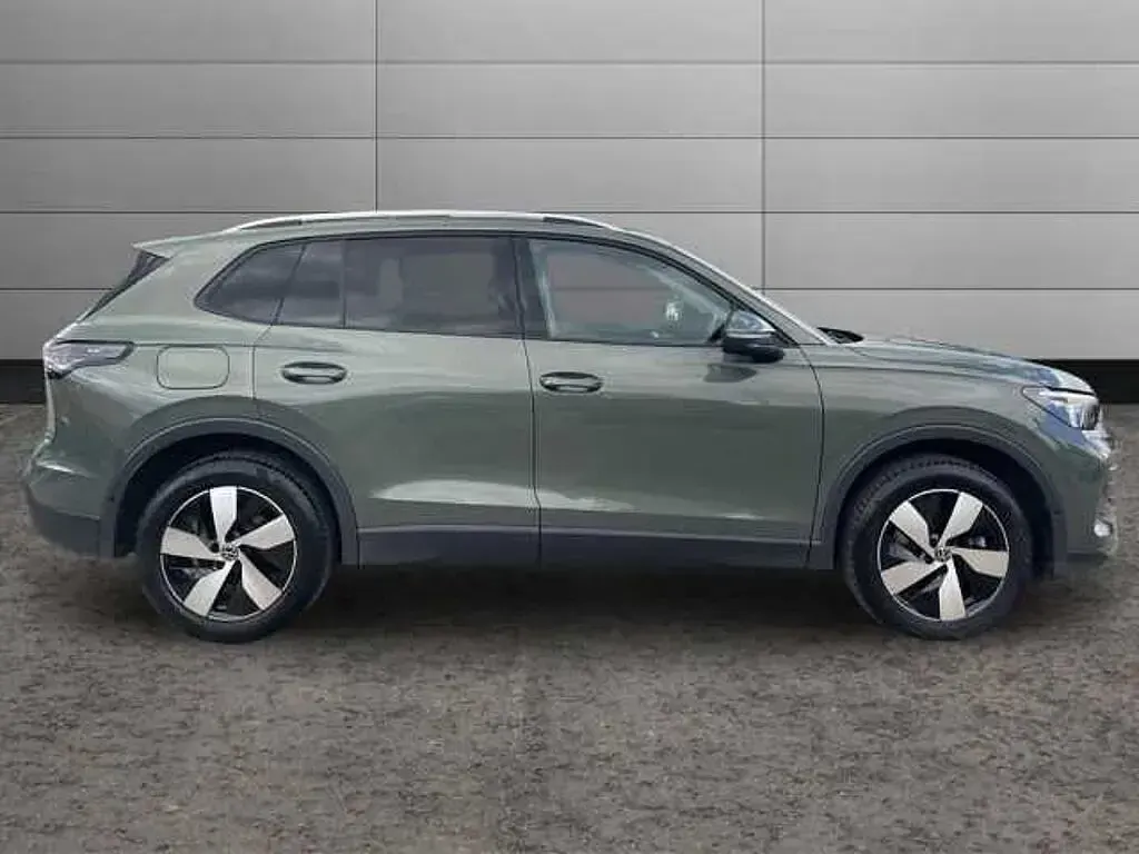 Used VW Tiguan Match 150 HP (110 kW) 2024 Green SUV