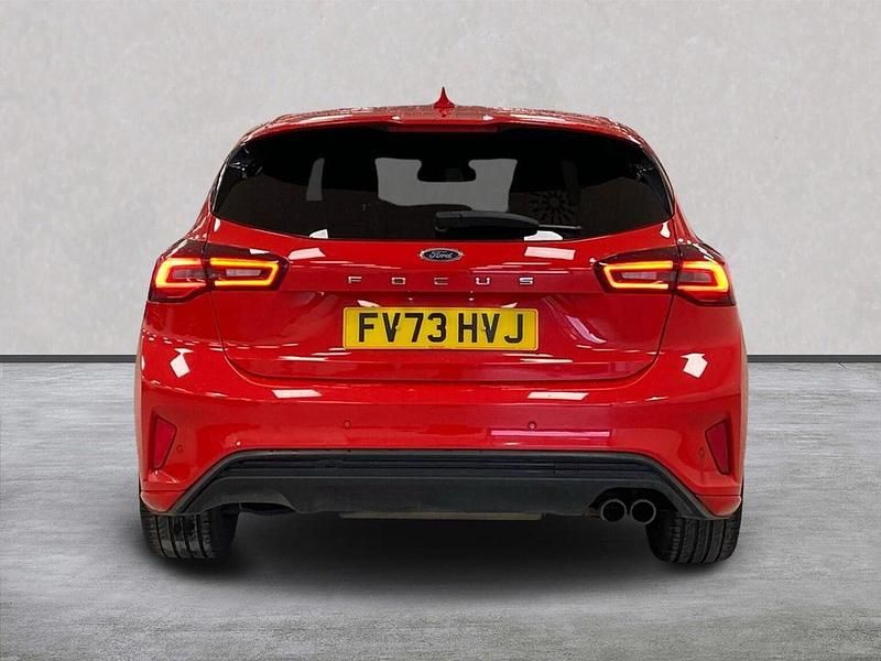 Used Ford Focus ST-Line X 125 HP (91 kW) 2023 Red Hatchback