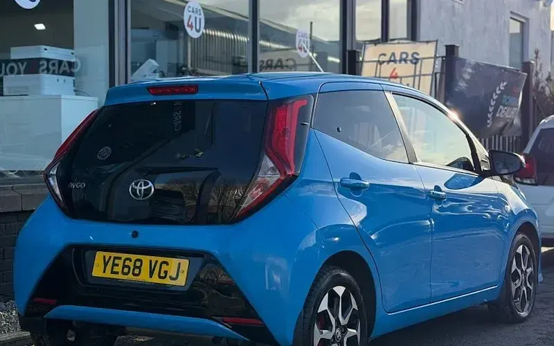Used Toyota Aygo X-plore 71 HP (52 kW) 2018 Blue Hatchback