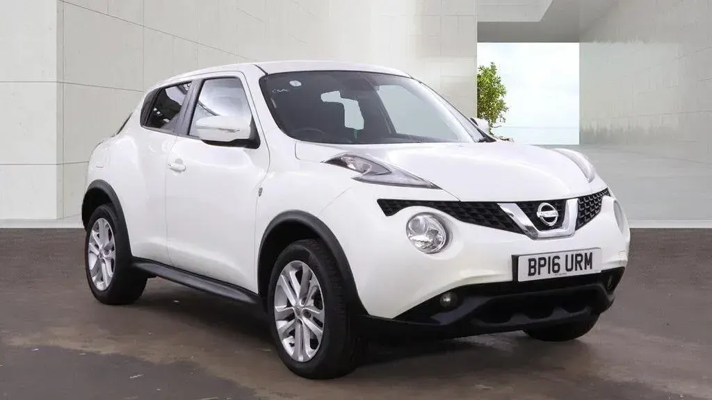 Used Nissan Juke N-Connecta 110 HP (80 kW) 2016 White SUV