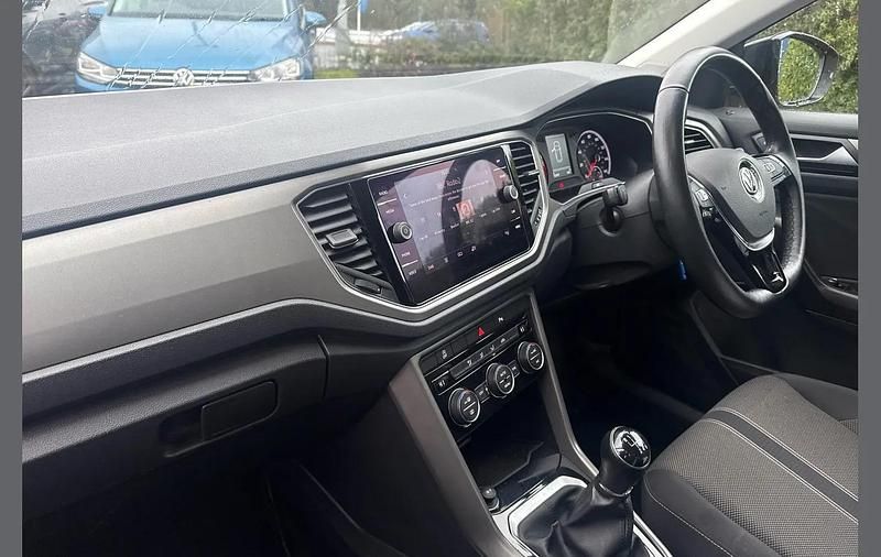 Used VW T-Roc Design 115 HP (84 kW) 2020 Red SUV