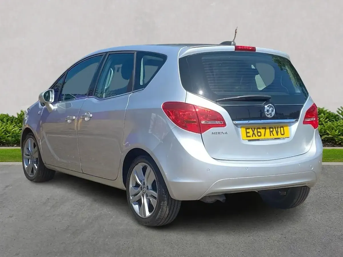Used Vauxhall Meriva 100 HP (73 kW) 2017 Silver MPV