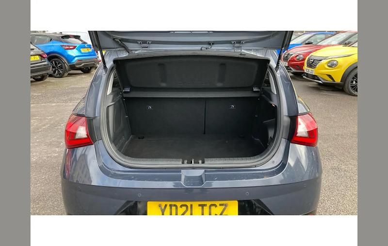 Used Hyundai i20 Premium 100 HP (73 kW) 2021 Grey Hatchback